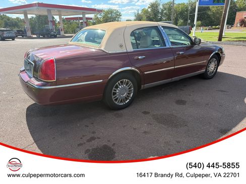 Used 2004 Lincoln Town Car Signature RWD image 5