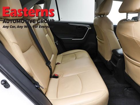 Used 2021 Toyota RAV4 LE image 24