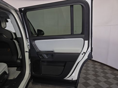Used 2024 Rivian R1S Adventure AWD/4WD image 18