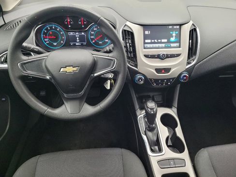 Used 2018 Chevrolet Cruze LS FWD image 22