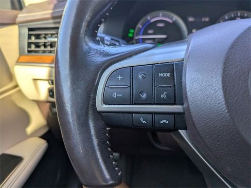 Used 2016 Lexus ES 300h image 25