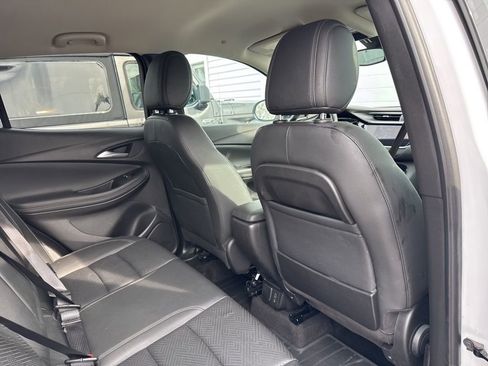 Used 2020 Buick Encore GX Essence FWD image 46