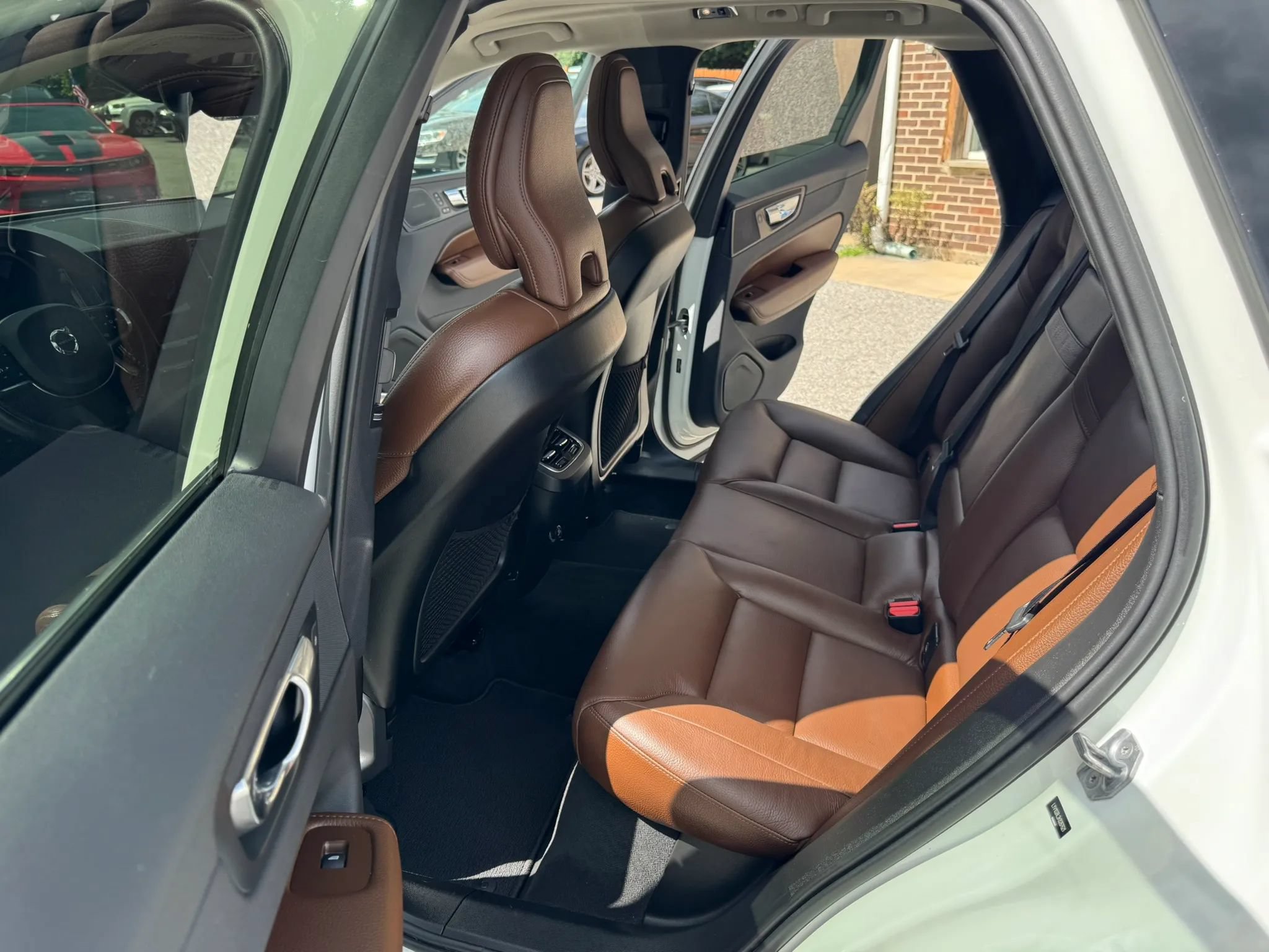 Used 2019 Volvo XC60 T5 Inscription AWD/4WD image 17