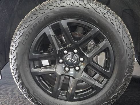 Used 2024 Chevrolet Silverado 1500 RST AWD/4WD image 6