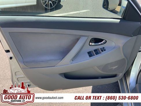 Used 2011 Toyota Camry LE w/ LE Extra-Value Pkg FWD image 9