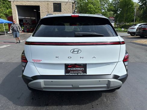 Used 2024 Hyundai Kona Limited AWD/4WD image 8