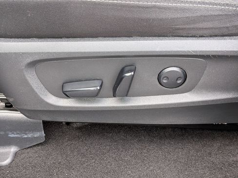 Used 2024 Nissan Pathfinder SV FWD image 15