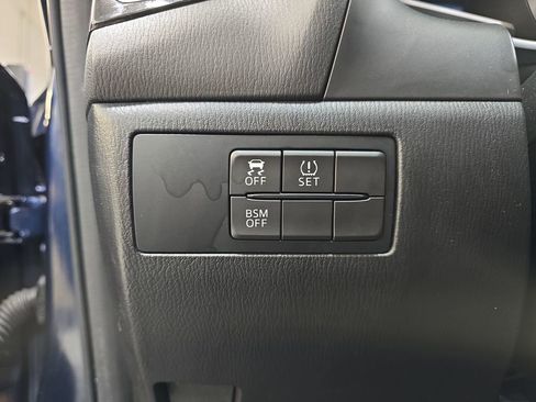 Used 2015 MAZDA MAZDA3 i Touring w/ Technology Package image 28