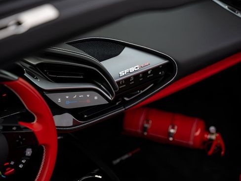 Used 2022 Ferrari SF90 Spider image 41