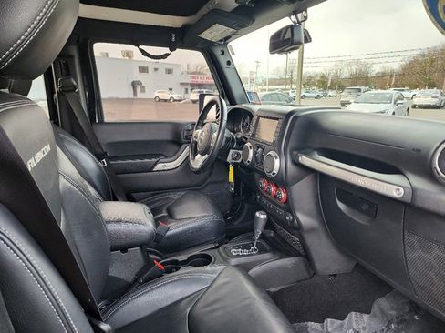 Used 2016 Jeep Wrangler Unlimited Rubicon image 11