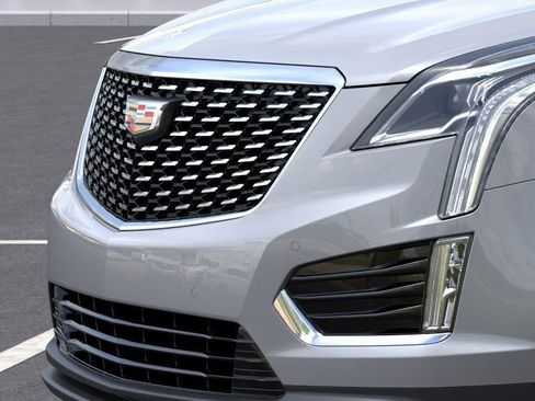 New 2025 Cadillac XT5 Luxury w/ LPO, Floor Liner Package AWD/4WD image 21
