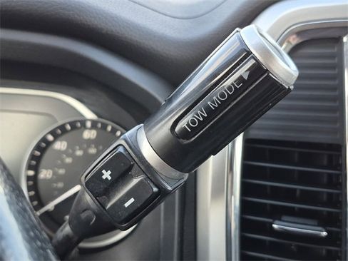 Certified 2020 Nissan Titan SV w/ SV Convenience Package image 31