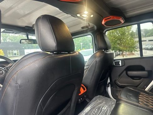 Used 2023 Jeep Gladiator Sport AWD/4WD image 15
