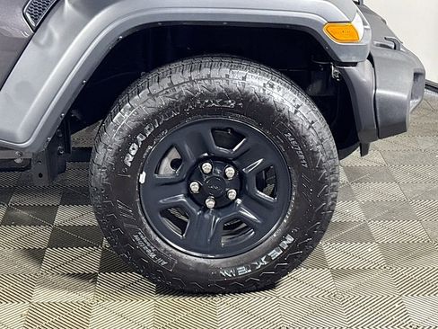 Used 2025 Jeep Wrangler Sport image 22