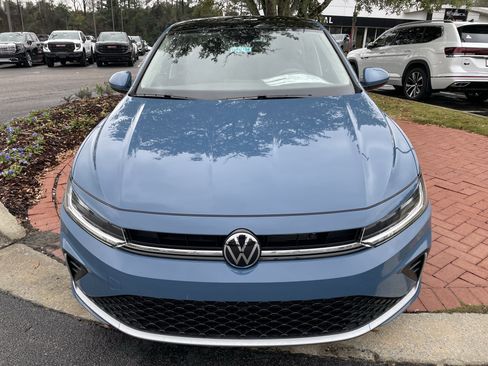 New 2026 Volkswagen Jetta SE FWD image 2