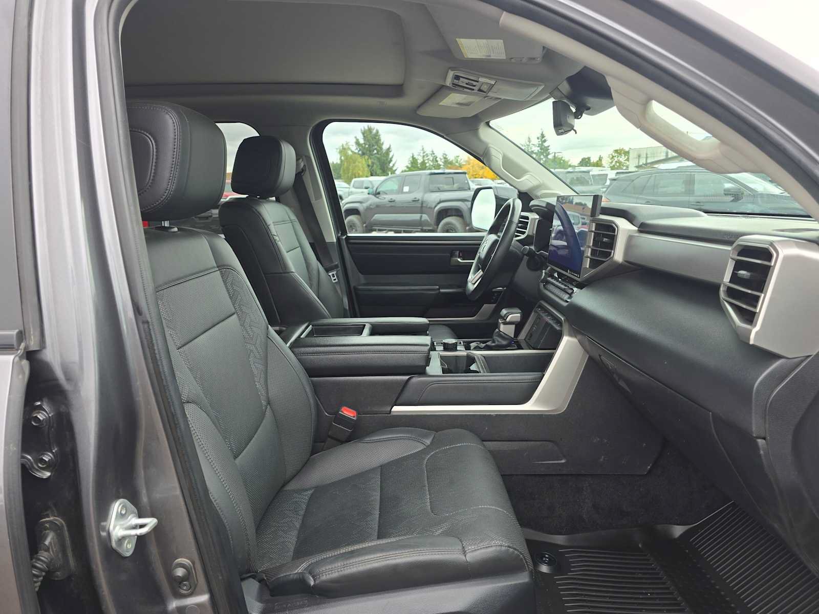 Used 2024 Toyota Tundra Limited AWD/4WD image 12