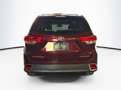 Used 2018 Toyota Highlander Limited Platinum AWD/4WD image 7