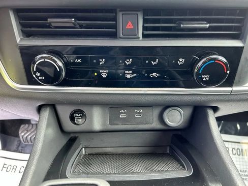 Used 2024 Nissan Rogue S FWD image 21