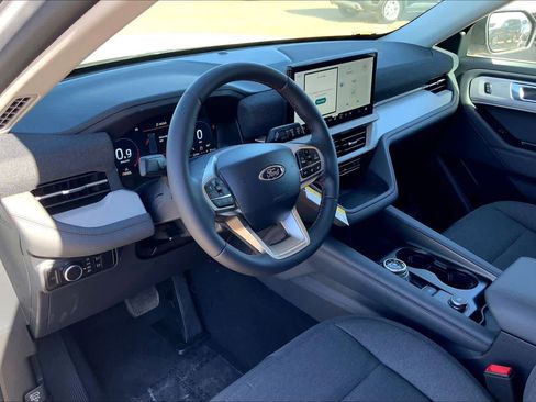 New 2026 Ford Explorer Active image 8