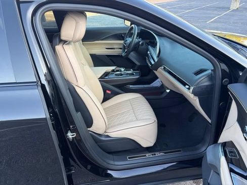 Used 2026 Cadillac Lyriq Signature Luxury w/ Nappa Leather Package AWD/4WD image 14