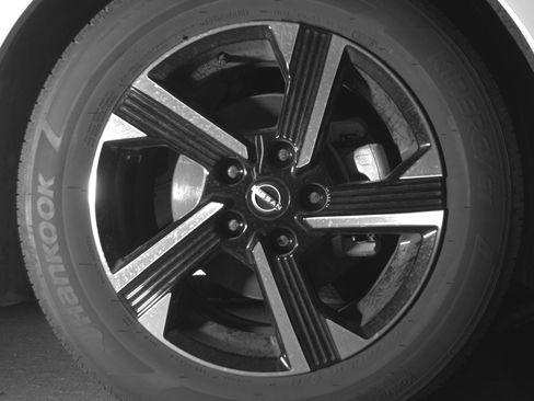 Used 2025 Nissan Sentra SV FWD image 13