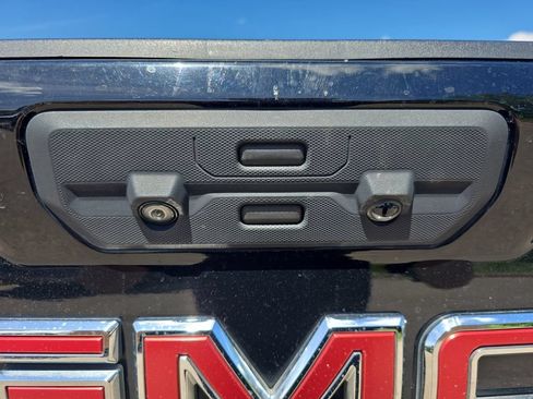 Used 2022 GMC Sierra 2500 AT4 AWD/4WD image 13