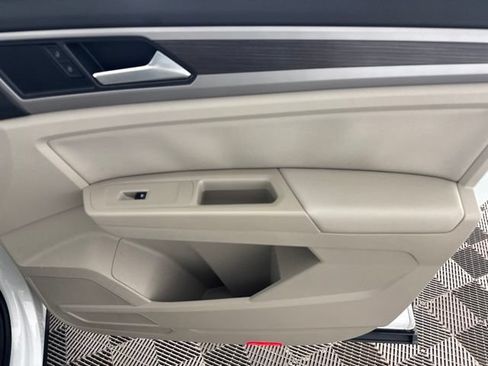 Used 2020 Volkswagen Atlas SE w/ Panoramic Sunroof Package FWD image 20