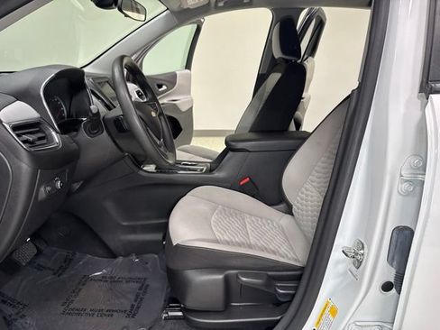 Used 2021 Chevrolet Equinox LS FWD image 12