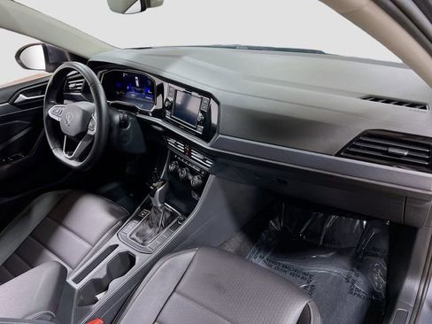 Used 2024 Volkswagen Jetta SE image 27