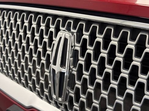 Used 2019 Lincoln MKZ Reserve image 12