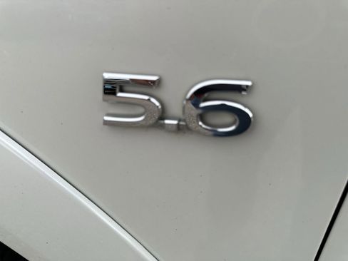 Used 2016 INFINITI QX80 4WD w/ Deluxe Technology Package image 32