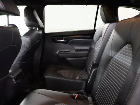 Certified 2025 Toyota Highlander XSE AWD/4WD image 29