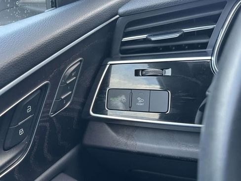 Used 2023 Audi Q8 Premium w/ Convenience Package image 34