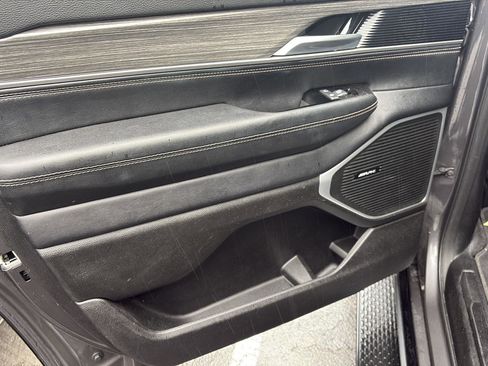 Used 2024 Jeep Wagoneer Series II image 9