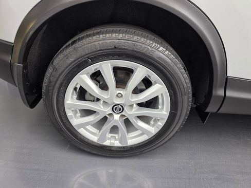 Used 2021 Nissan Rogue Sport S image 28