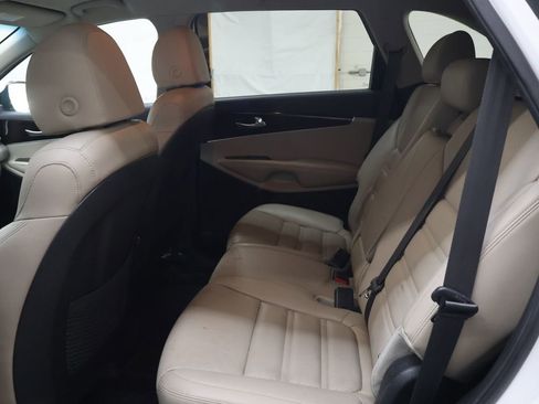 Used 2019 Kia Sorento EX AWD/4WD image 16