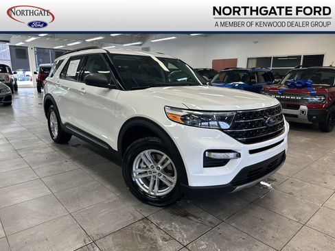 Used 2023 Ford Explorer XLT w/ Equipment Group 202A image 1