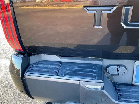 Used 2024 Toyota Tundra Limited image 35