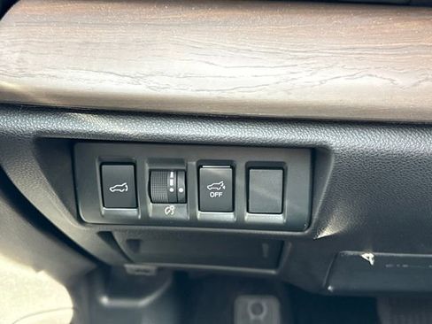 Used 2025 Subaru Outback Onyx Edition w/ Tech Package 2 image 33
