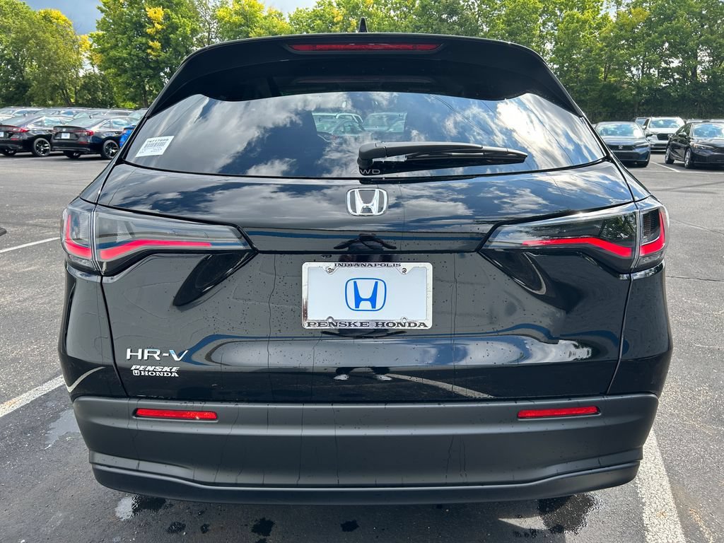 Used 2027 Honda HR-V LX image 4