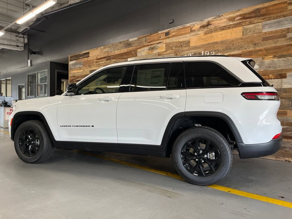 New 2026 Jeep Grand Cherokee Altitude AWD/4WD image 47