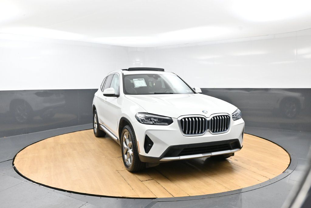 Used 2023 BMW X3 xDrive30i AWD/4WD image 2
