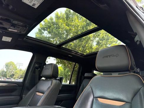 Used 2022 GMC Yukon XL AT4 w/ Technology Package AWD/4WD image 34