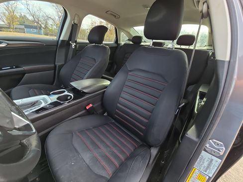 Used 2013 Ford Fusion SE image 12