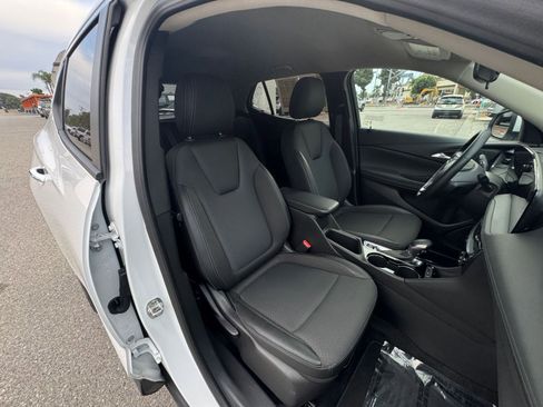 Used 2025 Buick Encore GX Preferred image 35