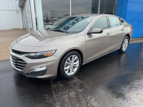 Used 2025 Chevrolet Malibu LT image 3