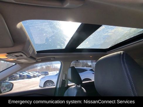 Used 2021 Nissan Rogue Platinum image 23