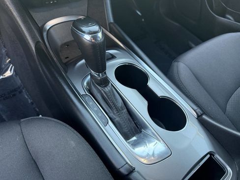 Used 2017 Chevrolet Malibu LT image 20