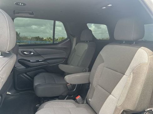 Used 2023 Chevrolet Traverse LT FWD image 35