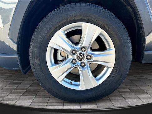 Used 2021 Toyota RAV4 XLE image 22